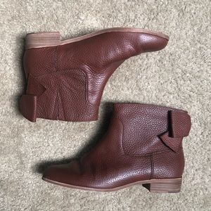 Kate Spade Bow Back Booties 7.5